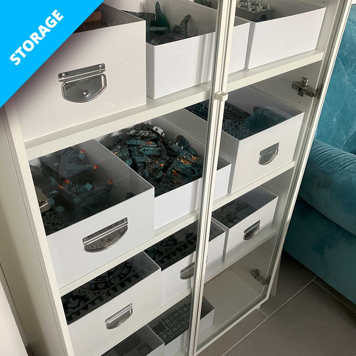 Final Storage solution: Boxes with Dungeon Tiles in Ikea Billy shelf
