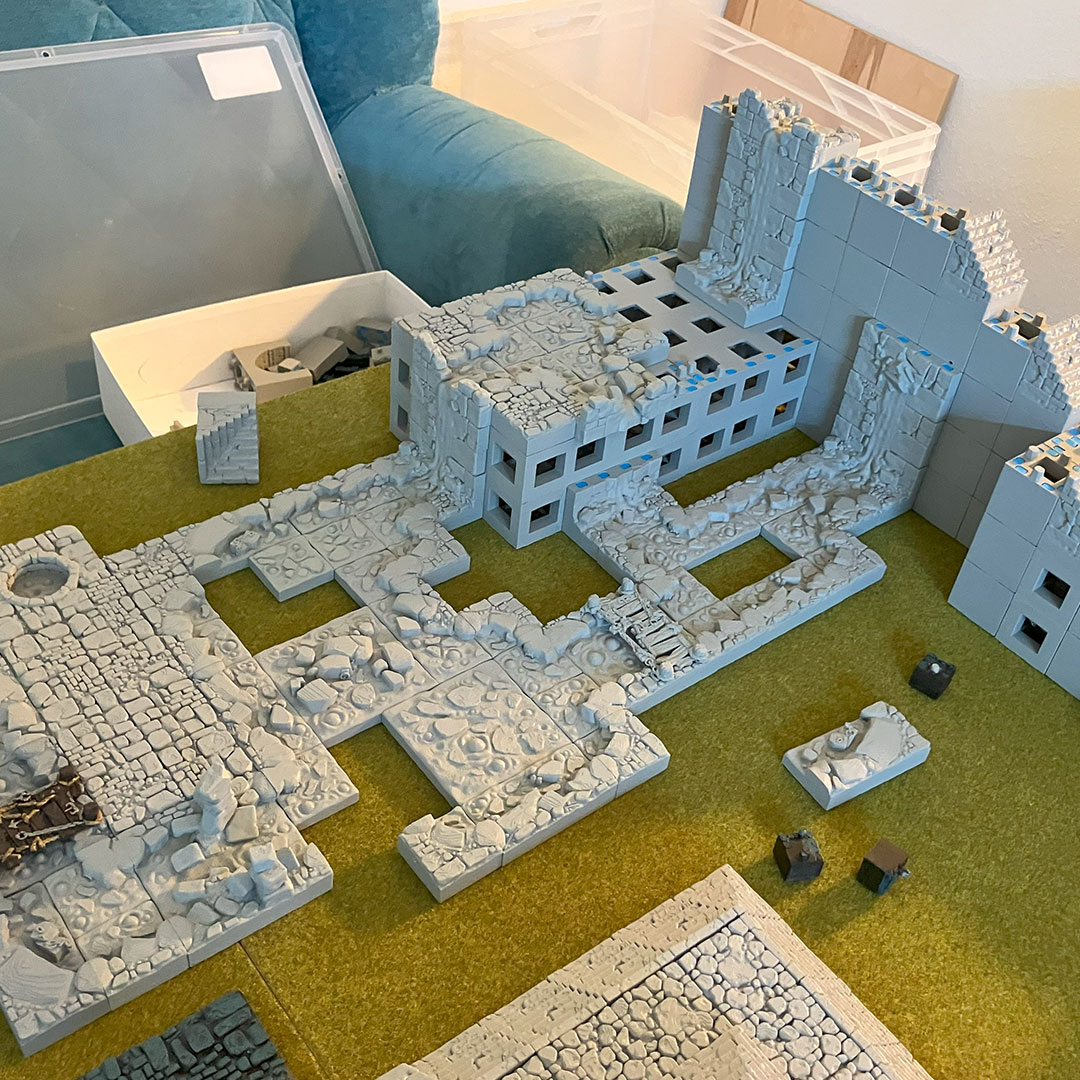 Temple diorama in progress using 3D-printable dungeon tiles (‘Curse of the Citadel’) on a grass-covered gaming board – setup impressions 03