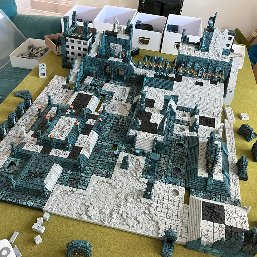 Temple diorama in progress using 3D-printable dungeon tiles (‘Curse of the Citadel’) on a grass-covered gaming board – setup impressions 08